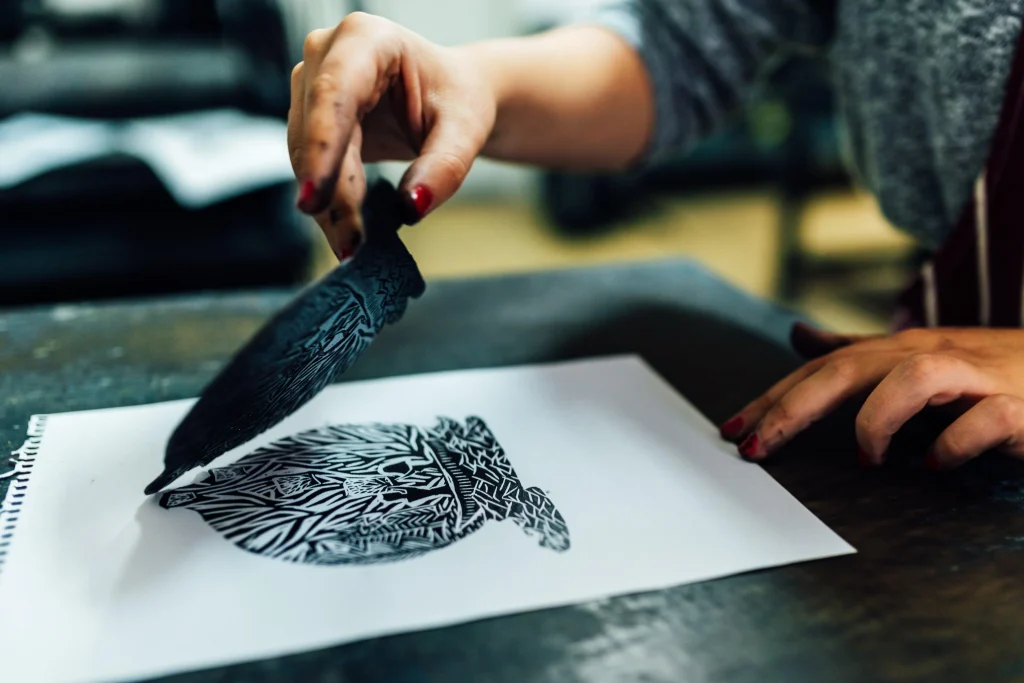 International art trends: technology in traditional printmaking