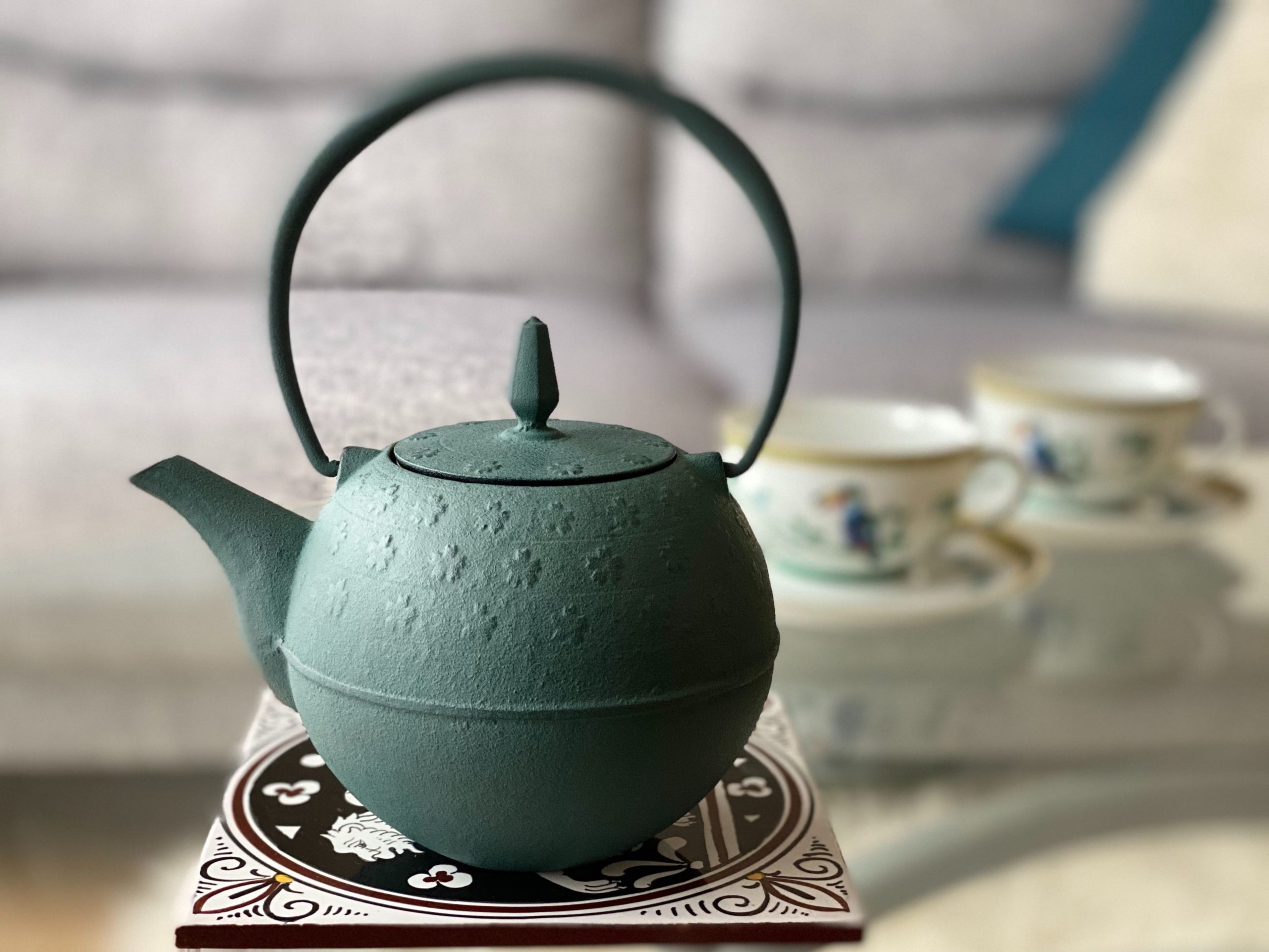 How Do Japanese Teapots Blend Folklore, History And Tradition Into