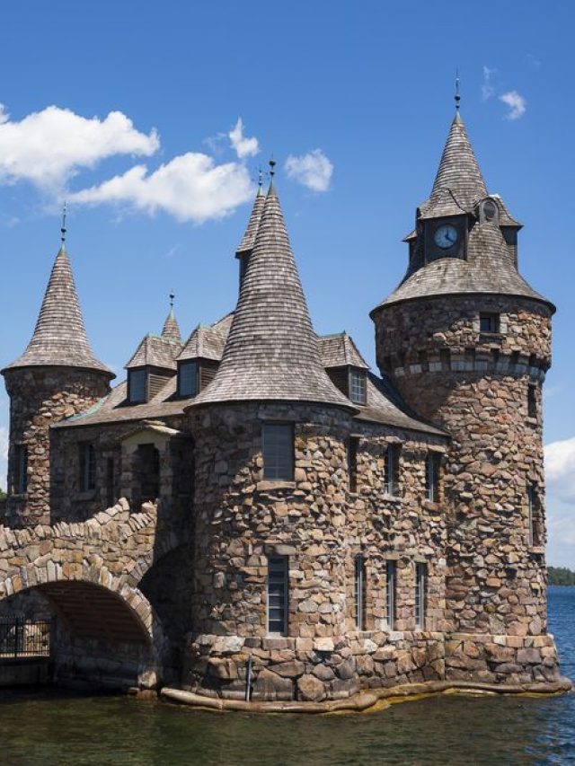 cropped-the-power-house-of-boldt-castle-a-major-landmark-royalty-free-image-1677078547.jpg