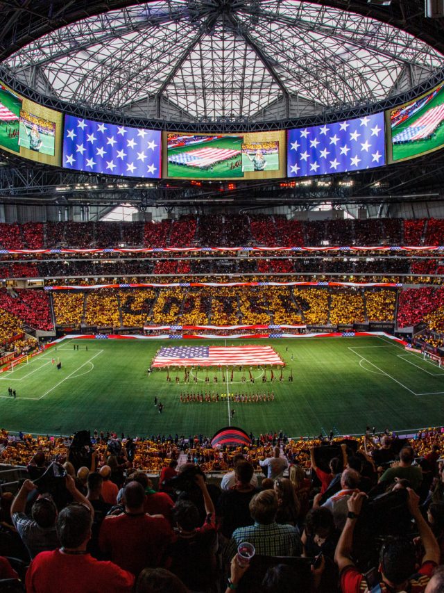 Atlanta-United-Stadium-Shot-with-Card-Stunt-2048x1365