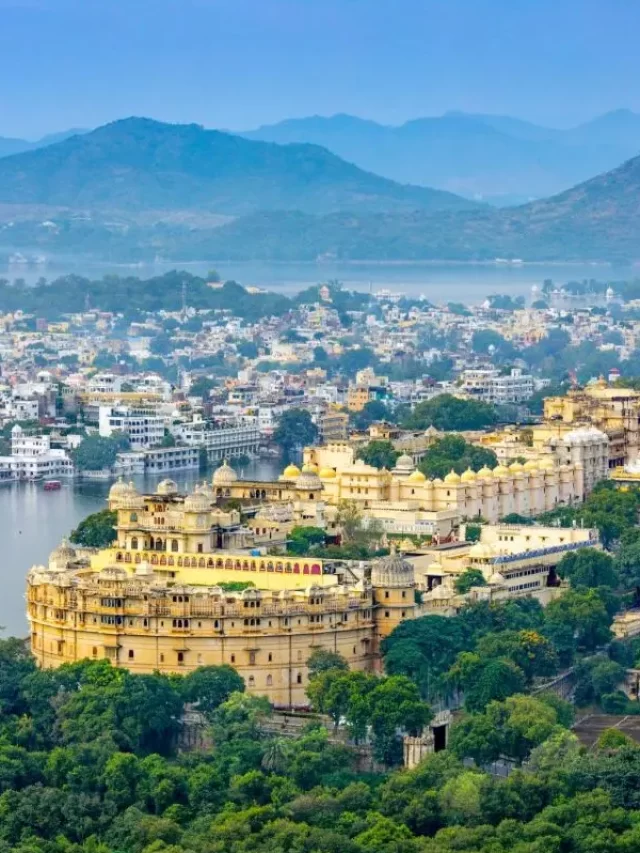cropped-Courtesy-The-Hosteller.webp