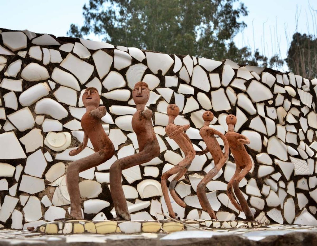 Scultupre Sustainable and terracotta