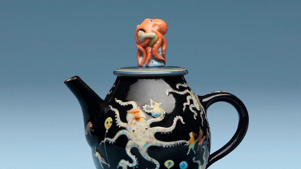 Loewe Teapot